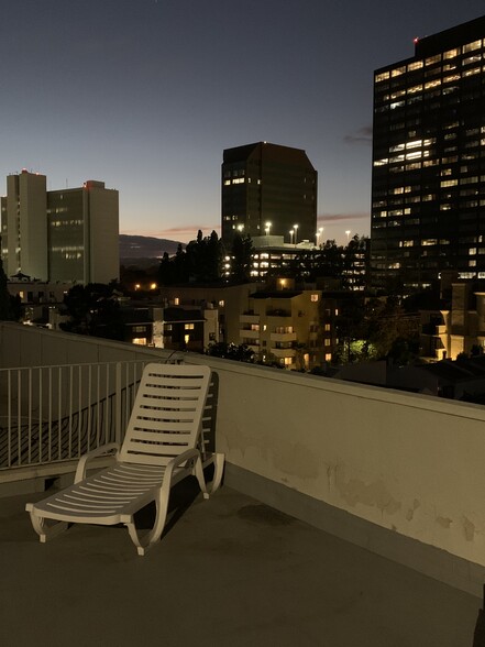 Building Photo - 1300 Midvale Ave