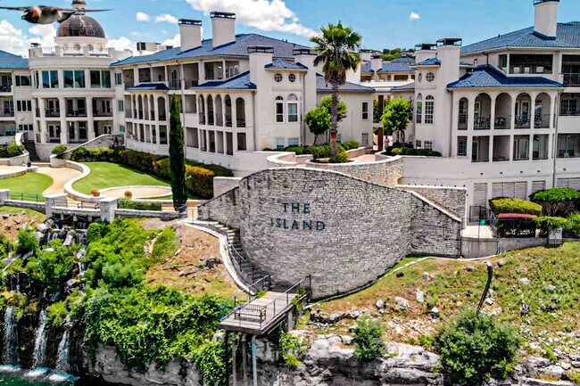 Building Photo - 3404 American Dr