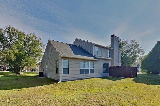 Building Photo - 1675 Huntcrest Park SW