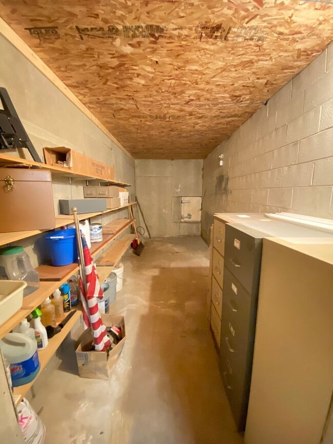 Building Photo - 118/120 E Huron