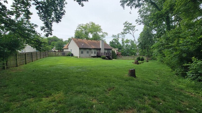 Building Photo - Fabulous 3 bedroom 3 bath walk- out ranch