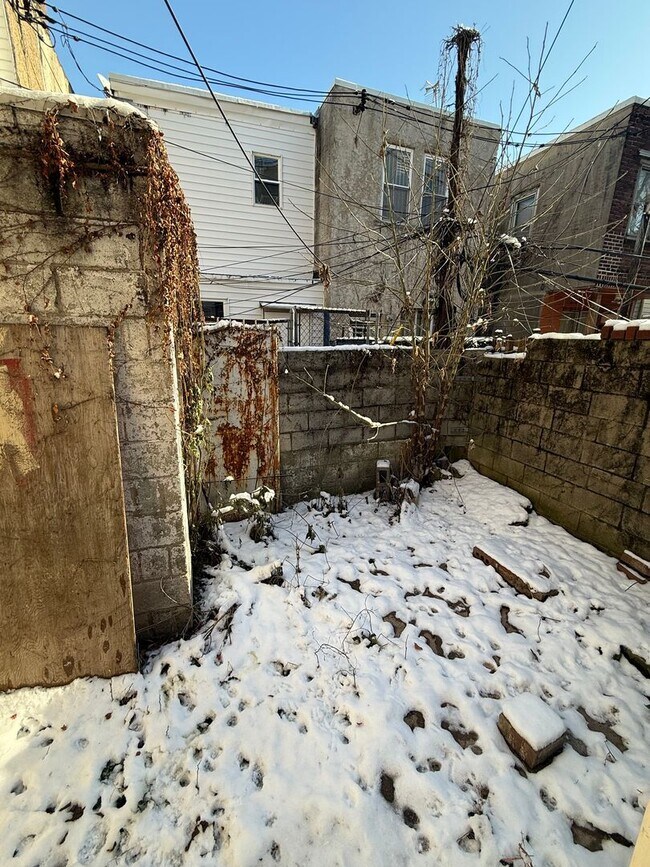 Building Photo - 1703 S 19th St