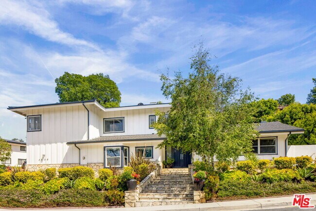 Building Photo - 3450 Castlewoods Pl
