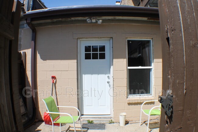 Building Photo - 137 Cedar Ave Ave