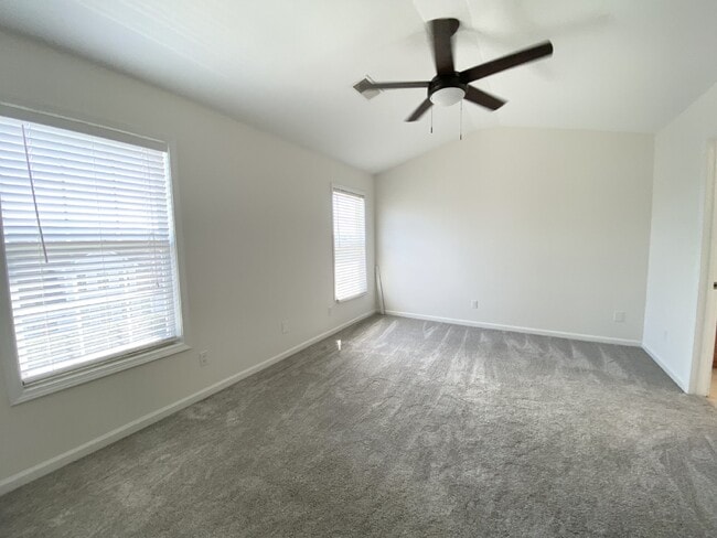 Building Photo - Spacious End Unit, Four Bedroom Townhouse in Cypress Ridge!