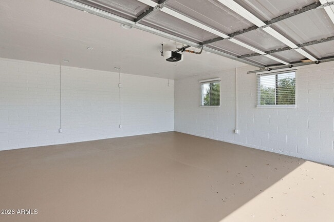 Building Photo - 8355 E Stella Ln
