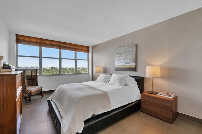 Building Photo - 7441 Wayne Ave