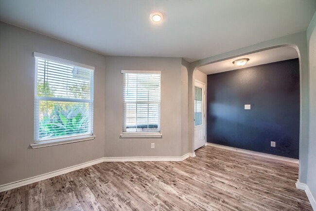 Building Photo - THIS STUNNING RENTAL HAS IT ALL!