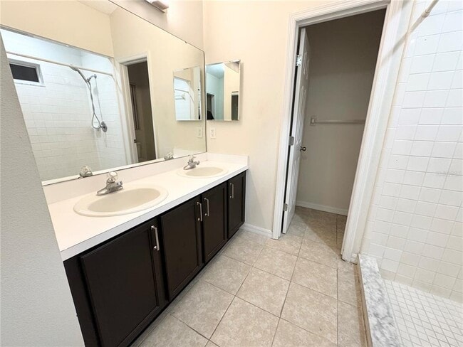 Building Photo - 1718 Bridgeview Cir