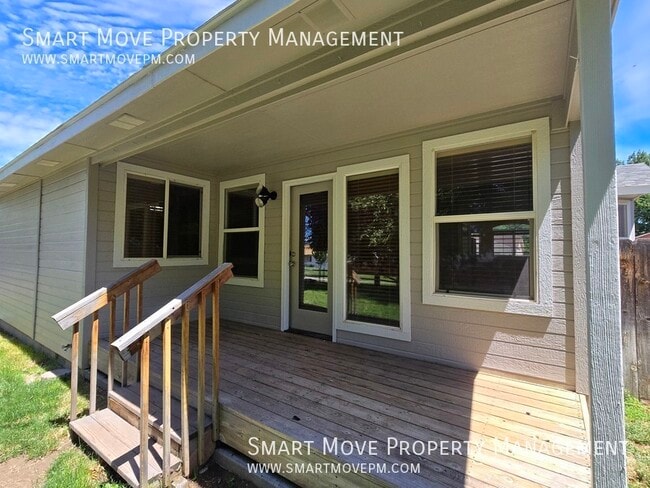 Building Photo - 2593 N Ridgebury Way