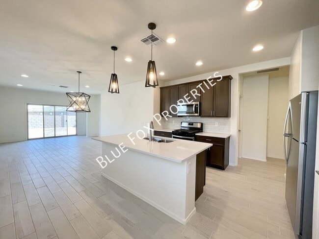 Building Photo - 10692 W Dickerson Dr