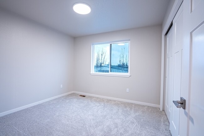 Building Photo - 8154 W Boekel Rd