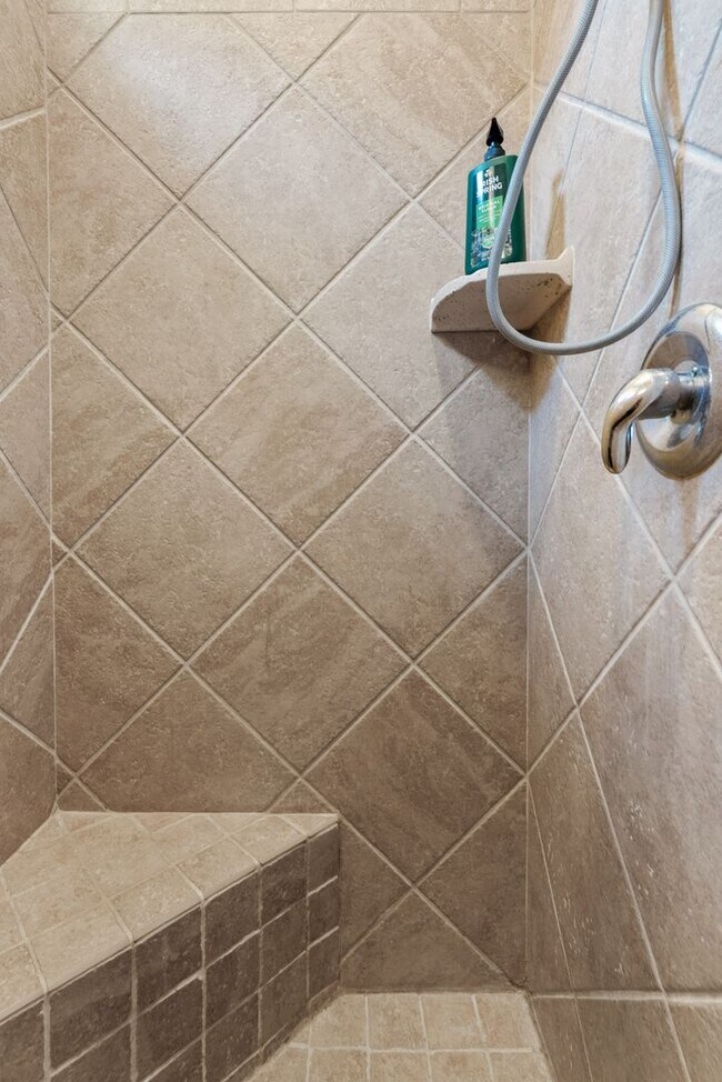 Building Photo - For Rent | 2 Bed | 2 Bath | Desert Dawn Condo in Toscano Villas