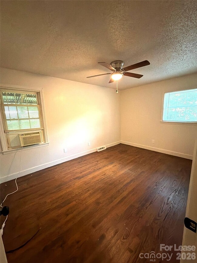 Building Photo - 4410 Brooktree Dr