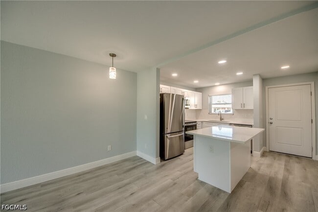 Building Photo - 16881 Davis Rd