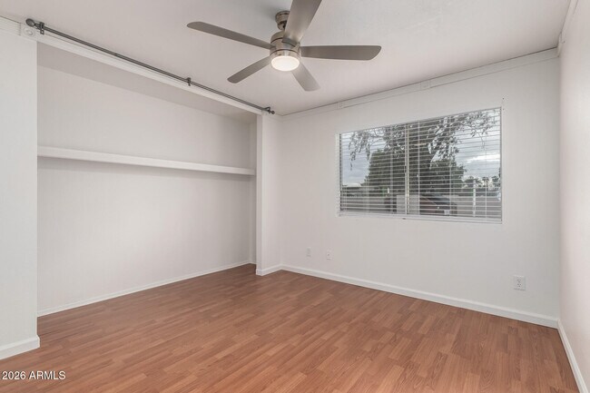 Building Photo - 616 S Hardy Dr