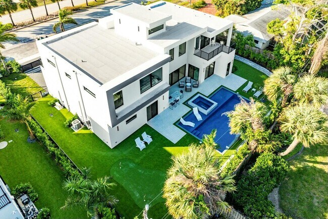 Building Photo - 13460 U.S. Rte 1