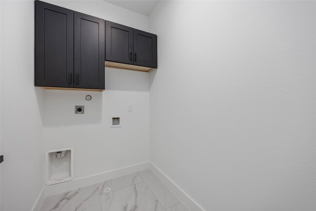 Building Photo - 4533 Larkspur St