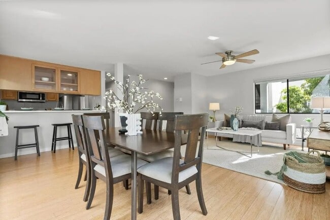 Building Photo - 1919 Alameda de las Pulgas