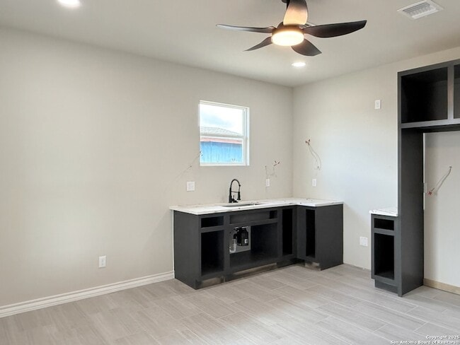 Building Photo - 3274 I-35