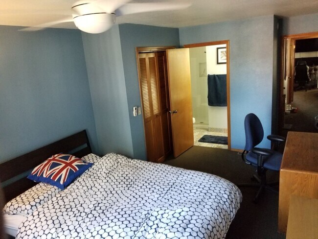 Building Photo - 2 Bed, 2.5 Bath Townhouse near NAU/CCC!! S...