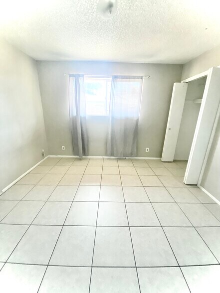 Building Photo - 1062 N July Cir