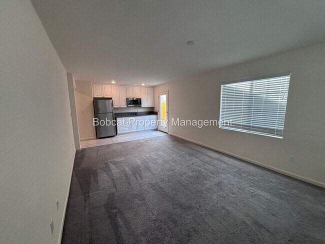 Building Photo - Large Home in Dayton with Mother In Law Quarters