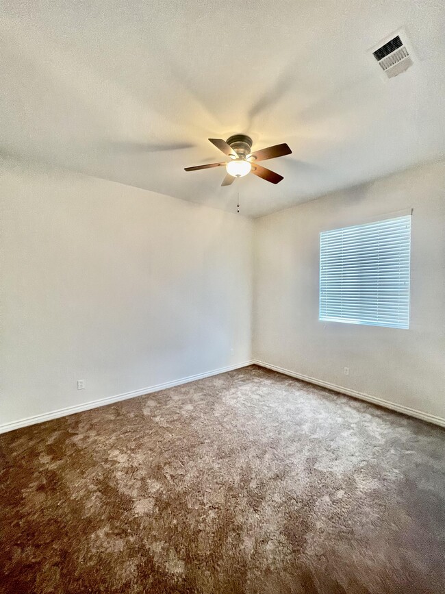 Building Photo - 5588 Paseo Famosa