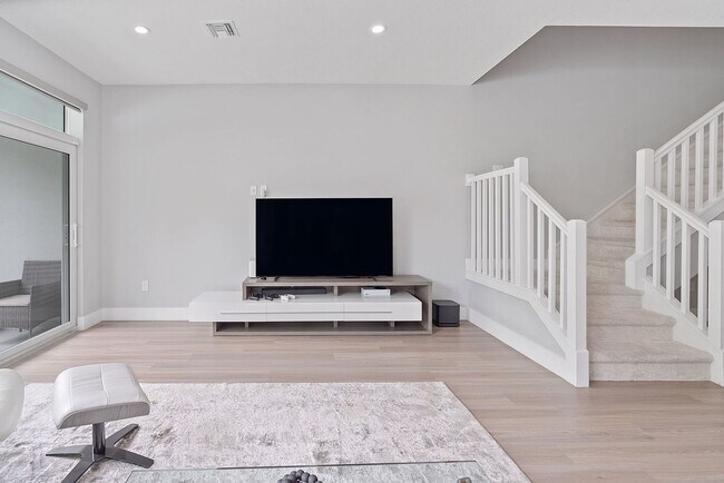 Building Photo - Frederick Isles Townhomes - Delray Beach