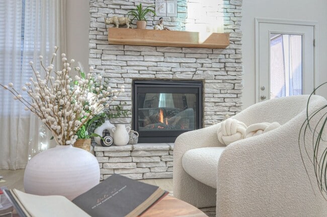 Building Photo - Beautiful 4 bed 3.5 bath over 3000 sq. ft. home with lots of upgrades in Mt. Juliet.  Perfect ent...