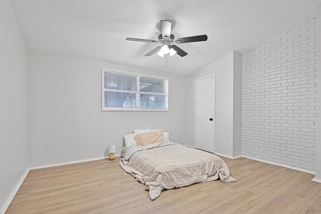 Building Photo - 2007 68th St