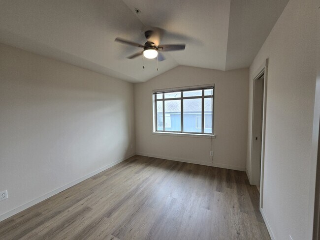 Building Photo - 2184 Yakima Ct