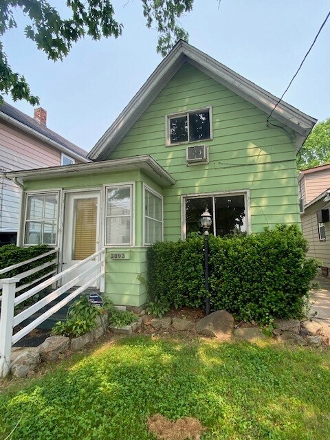 Primary Photo - 3893 E 55th St