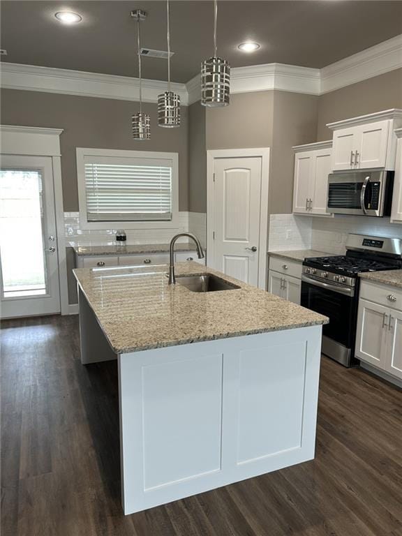 Building Photo - 2000 Dobbs St