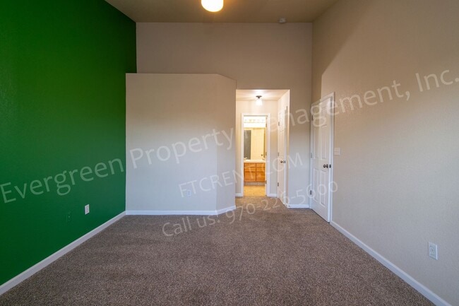 Building Photo - 5225 White Willow Dr