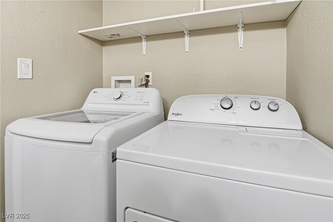 Building Photo - 4039 Village Square