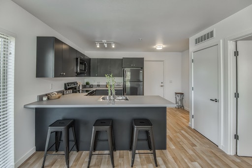 Building Photo - Bamboo Court