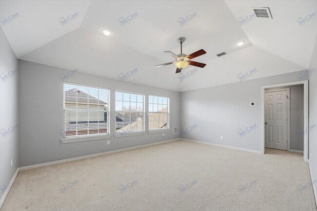 Building Photo - 1021 Ellis Way