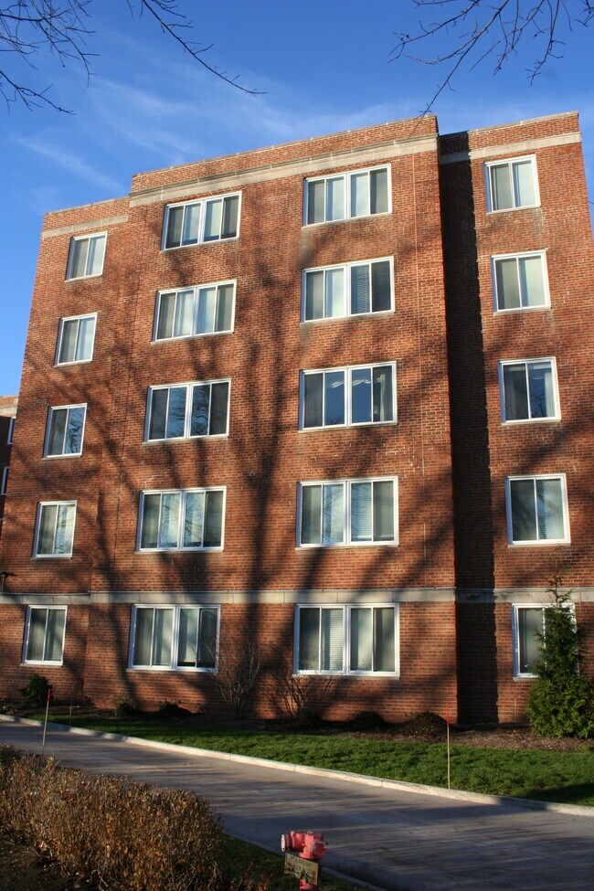 Building Photo - 19425 Van Aken Blvd