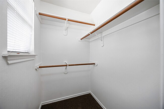 Building Photo - 2947 Hackamore Hollow Ln