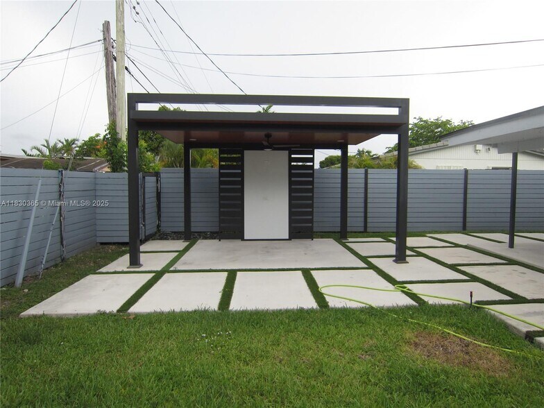 Building Photo - 8760 SW 20th St