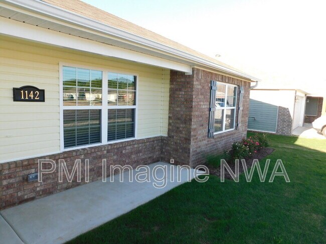 Building Photo - 1142 S Gentle Valley Dr