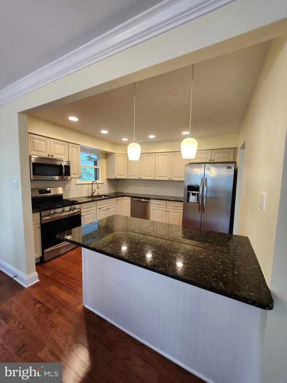 Building Photo - 2622 Boxwood Dr