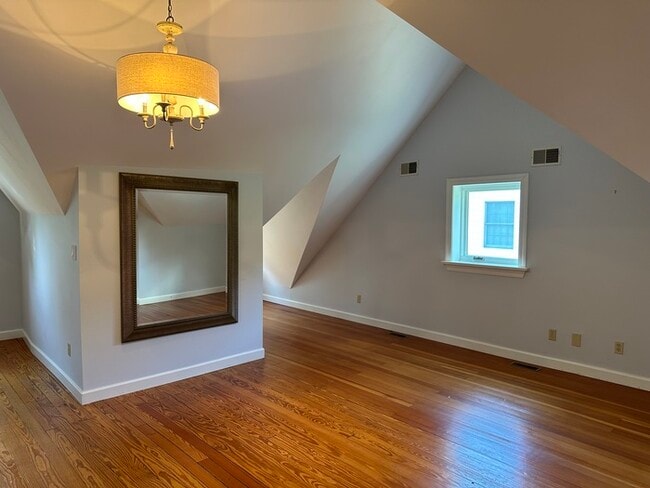 Building Photo - 1137 Gilbert Ave