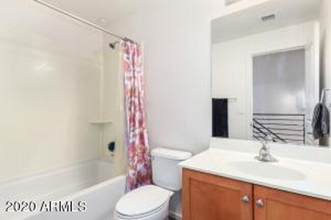 Building Photo - Apply Here www.realty480pm.appfolio.com/listings