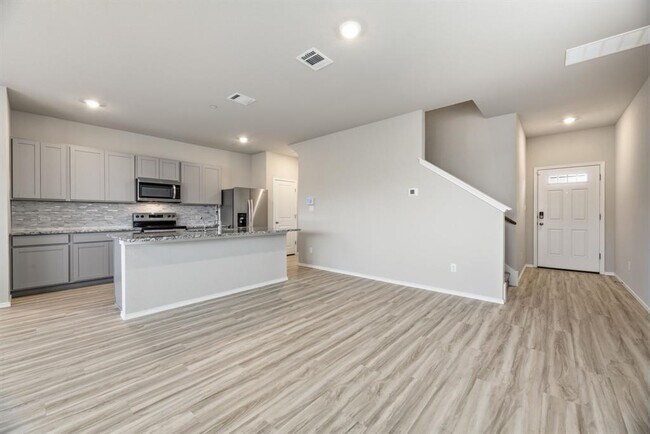 Building Photo - 12809 Village Spun Plz