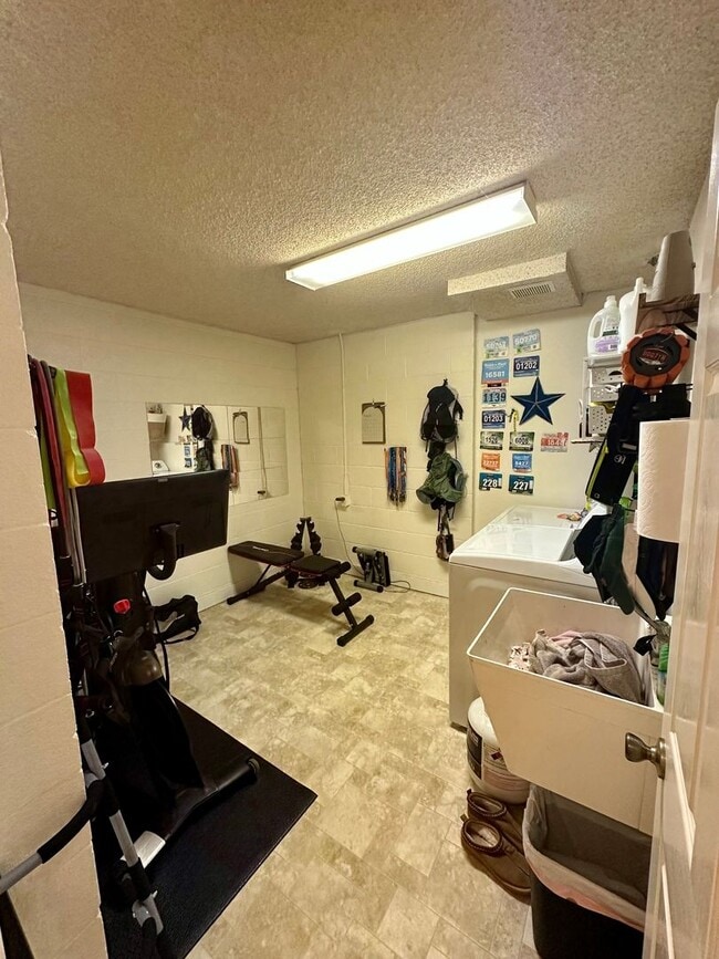 Building Photo - Light and Bright North Park 2 Bedroom Condo