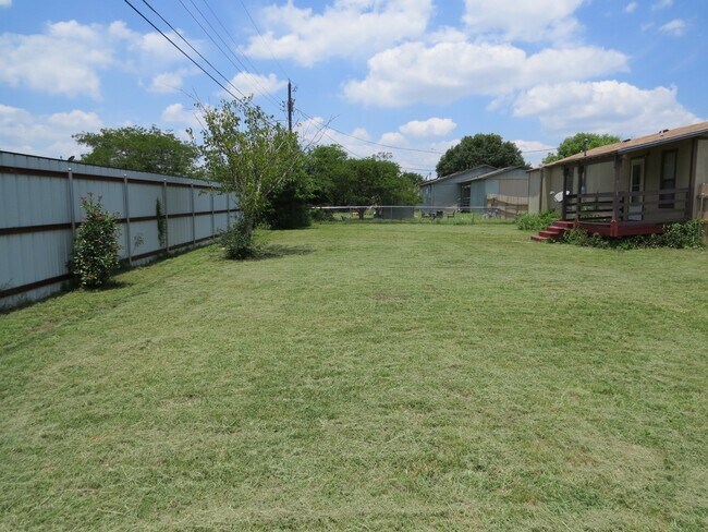 Building Photo - Charming 3 bedroom, 2 bath property in Copperas Cove