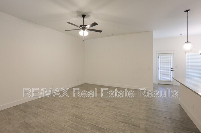 Building Photo - 1510 Emmerson St