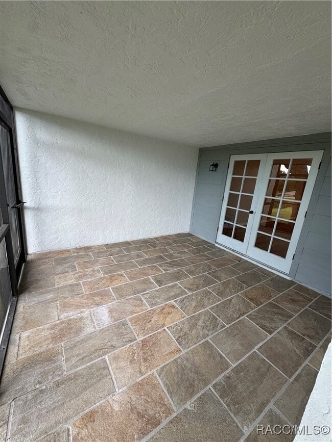 Building Photo - 790 E Gilchrist Ct